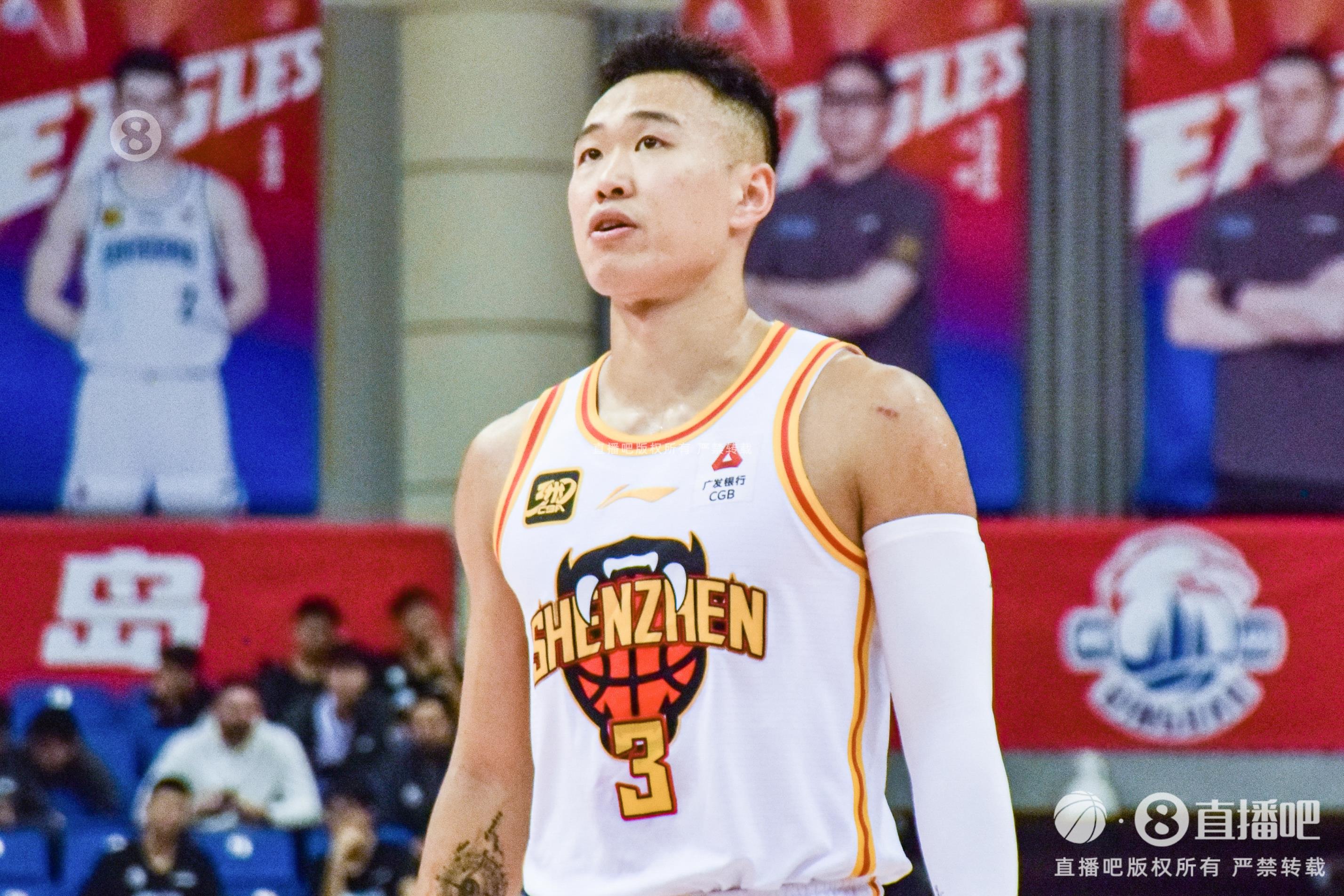 下半場沒給打！賀希寧14分鐘3中0無得分 僅拿3籃板